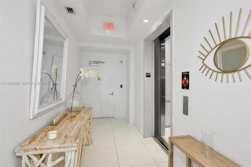 851 NE 1st Ave # 3708, Miami FL 33132