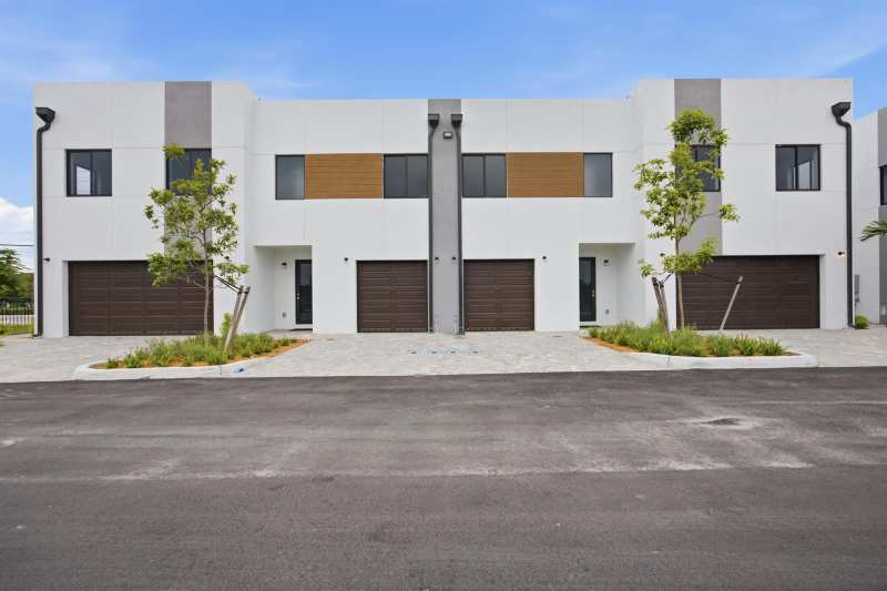 1544 NW 1st Avenue, Pompano Beach FL 33060