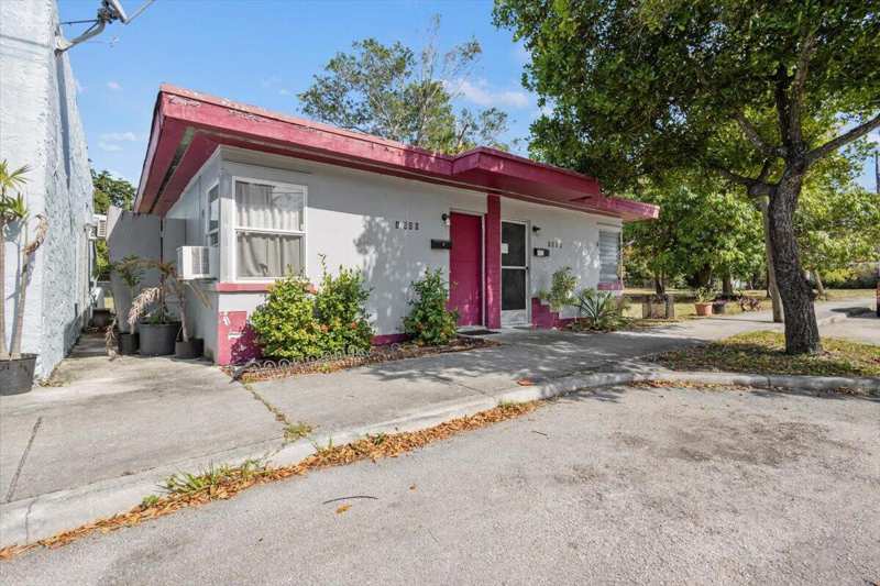 1504 N Sapodilla Avenue, West Palm Beach FL 33401