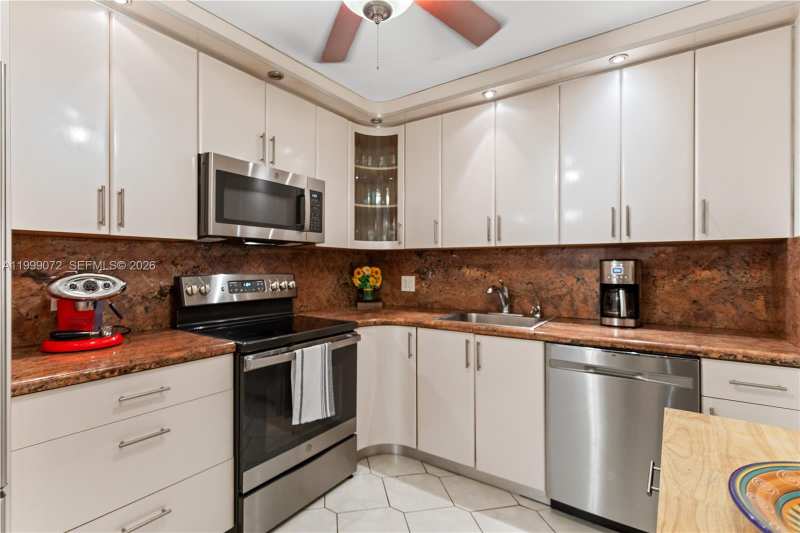 3800 S Ocean Dr # 719, Hollywood FL 33019