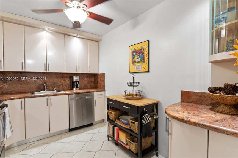 3800 S Ocean Dr # 719, Hollywood FL 33019