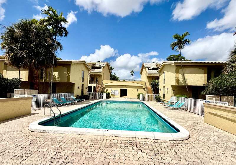 8401 W Sample Road # 21, Coral Springs FL 33065