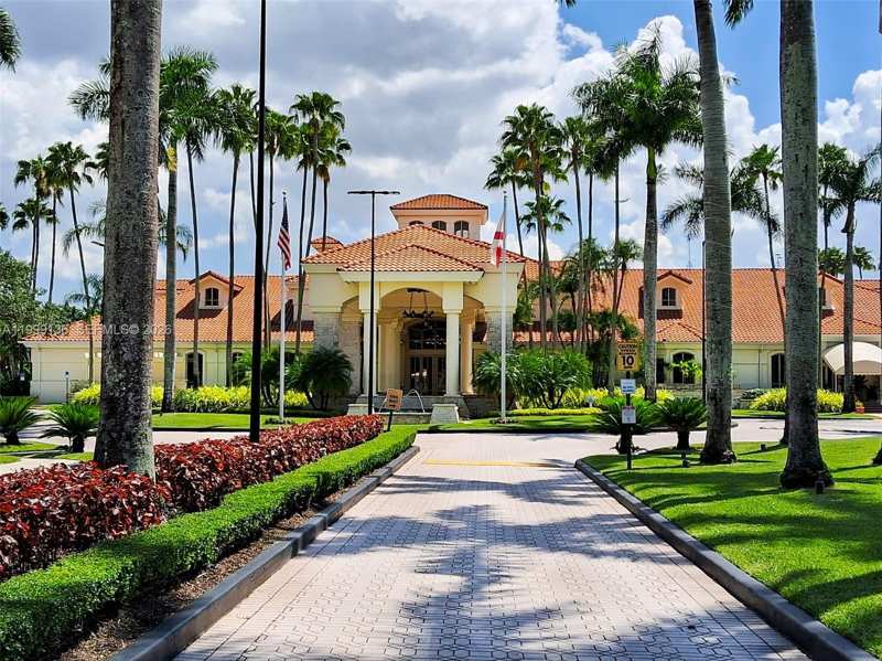 DORAL OAKS CONDO #1