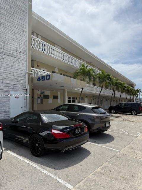 450 Golden Isles Dr # 2G, Hallandale Beach FL 33009
