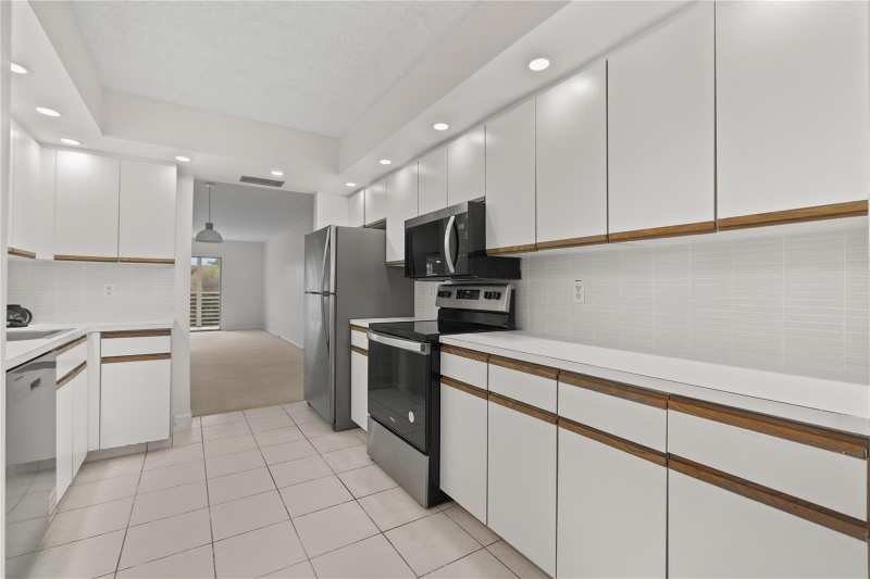 1801 Eleuthera Point # J3, Coconut Creek FL 33066