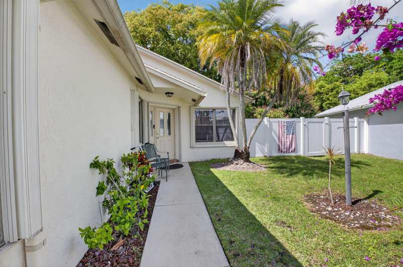 19881 Villa Medici Place, Boca Raton FL 33434