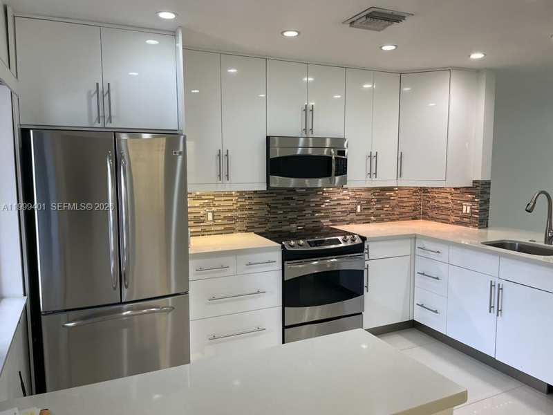 454 Lakeview Dr # 2, Weston FL 33326