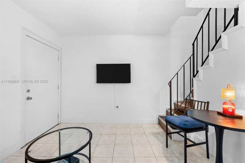515 SW 3rd St # 6, Miami FL 33130
