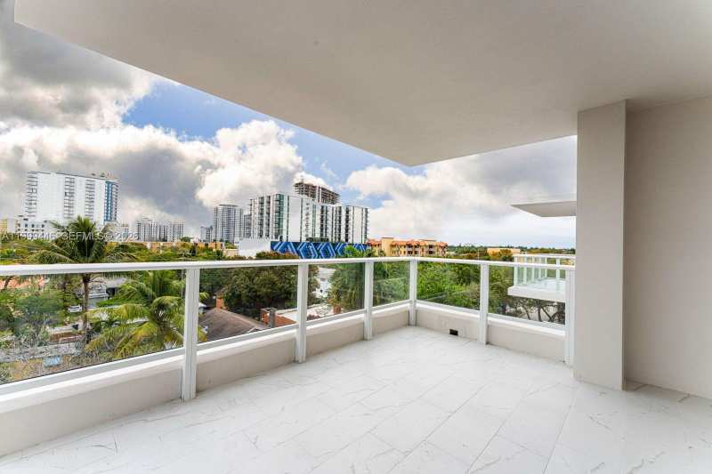 1850 Monroe St # 403, Hollywood FL 33020