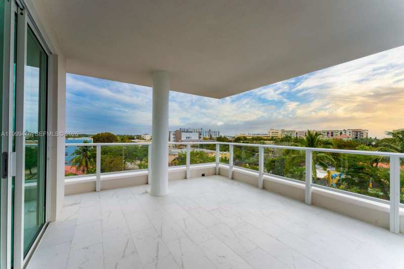 1850 Monroe St # 403, Hollywood FL 33020