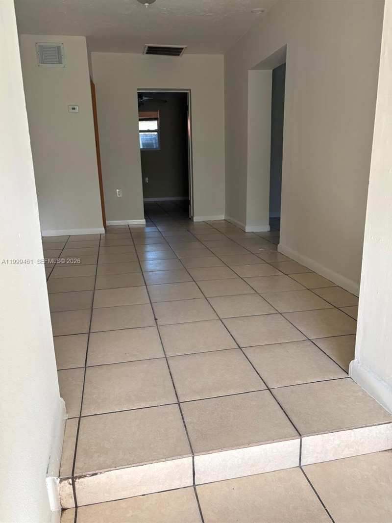 1384 NW 27th St # 1382, Miami FL 33142