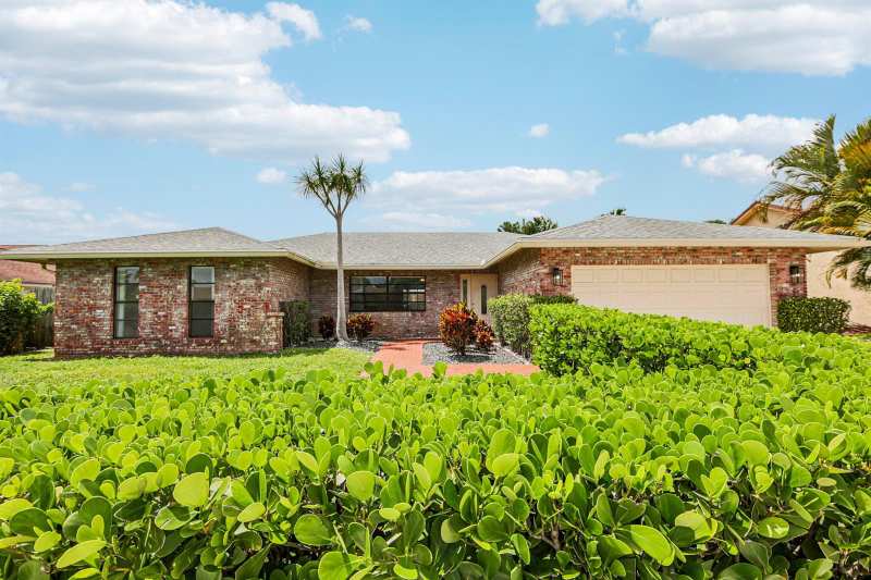 17679 Woodview Terrace, Boca Raton FL 33487