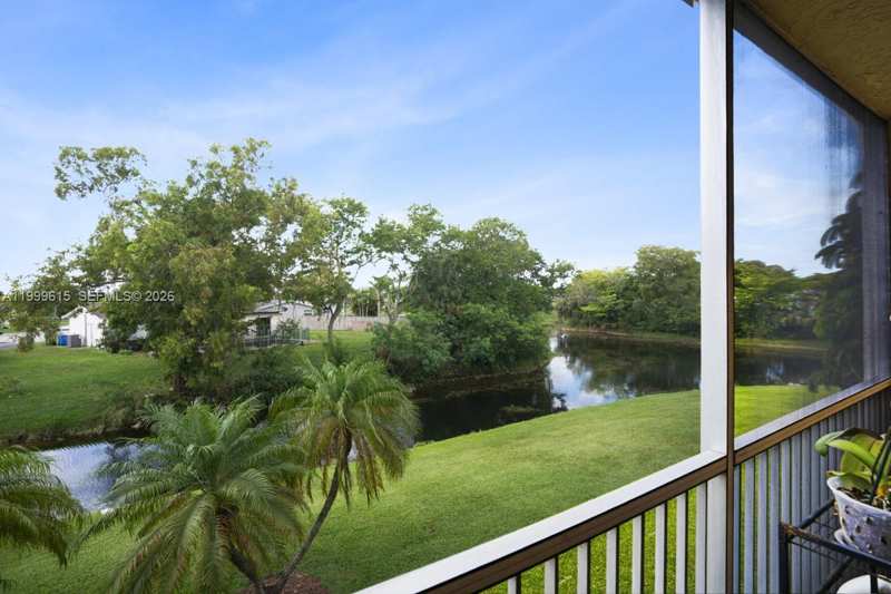 6870 Royal Palm Blvd # 209M, Margate FL 33063
