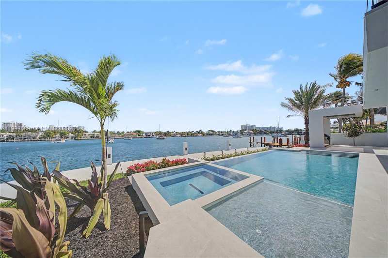 1400 W Lake Dr, Fort Lauderdale FL 33316