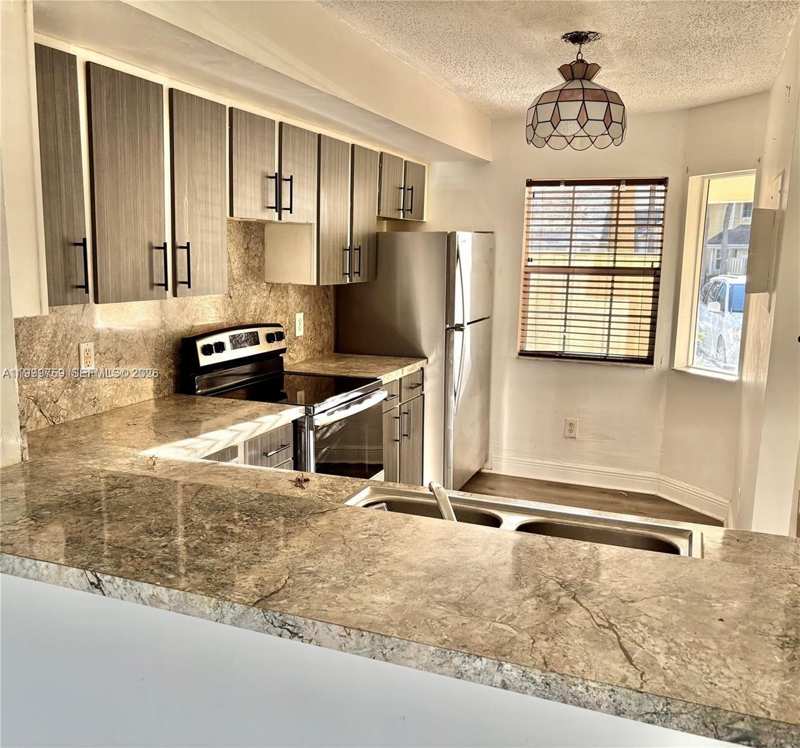 2113 Champions Way, North Lauderdale FL 33068