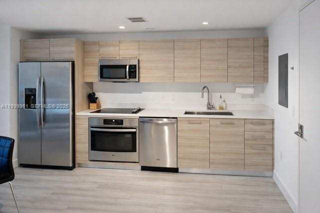 121 NE 34th St # 814, Miami FL 33137