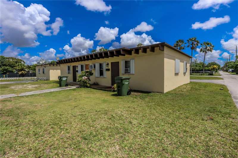 611 SW 8th Ave, Homestead FL 33030