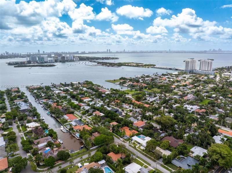 1104 NE 85th St, Miami FL 33138
