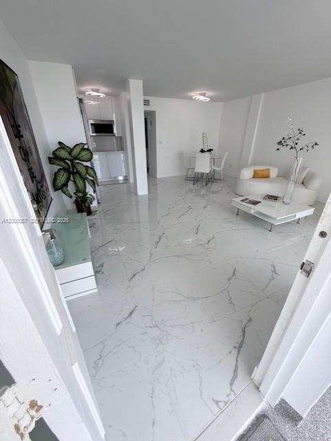 1100 Alton RD # 5B, Miami Beach FL 33139