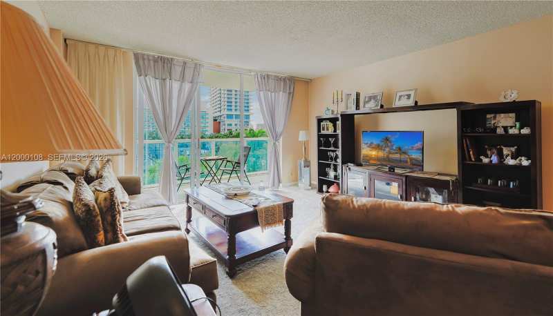 3800 S Ocean Dr # 409, Hollywood FL 33019