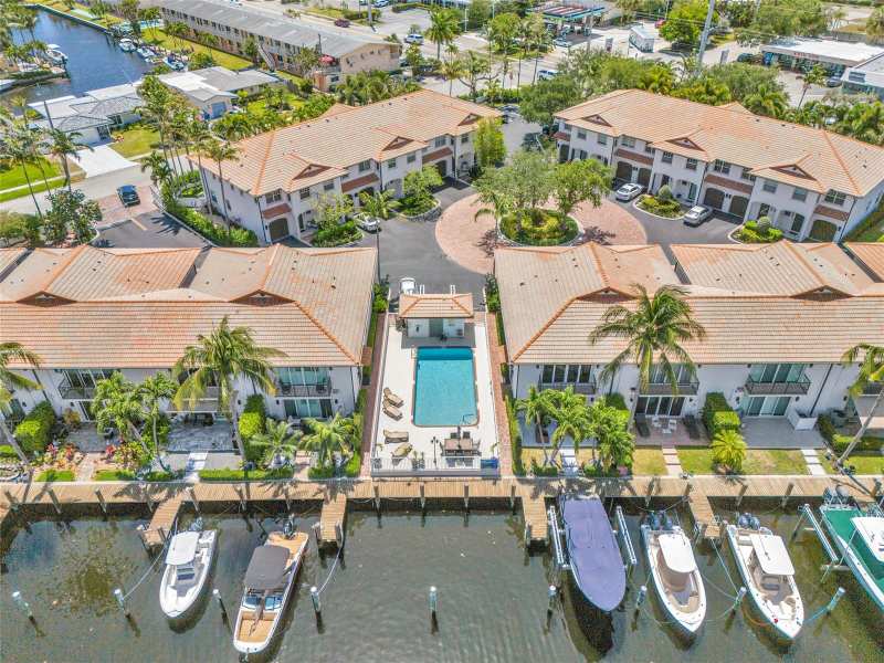 1327 SE 3rd Avenue, Pompano Beach FL 33060