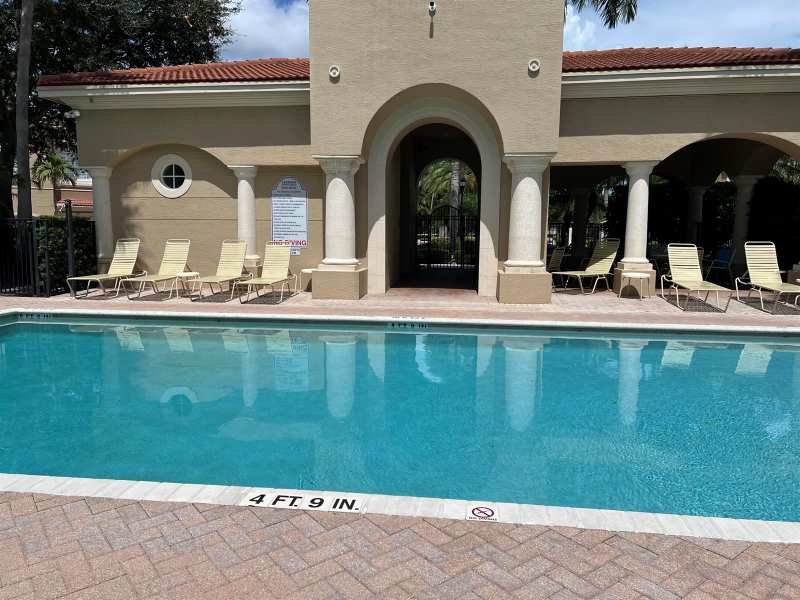4991 Bonsai Circle # 111, Palm Beach Gardens FL 33418