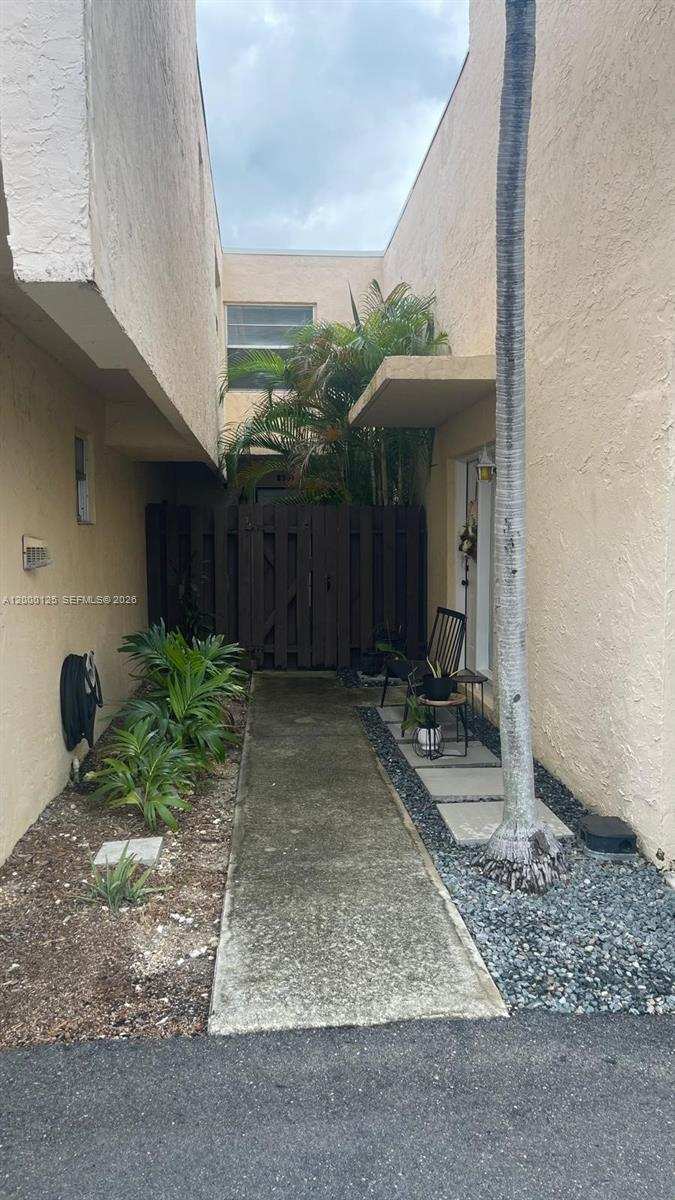 8741 NE 4th Ave Rd # 8741, Miami Shores FL 33138