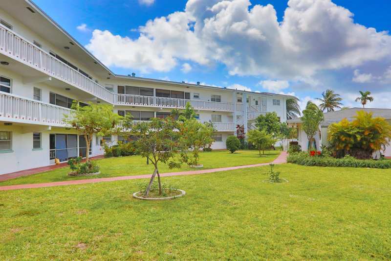 600 Pine Drive # 209, Pompano Beach FL 33060