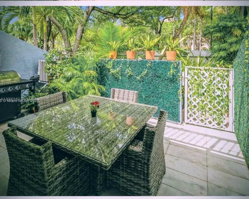 798 Crandon Blvd # B, Key Biscayne FL 33149