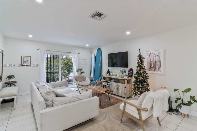 970 Benevento Ave # 970, Coral Gables FL 33146