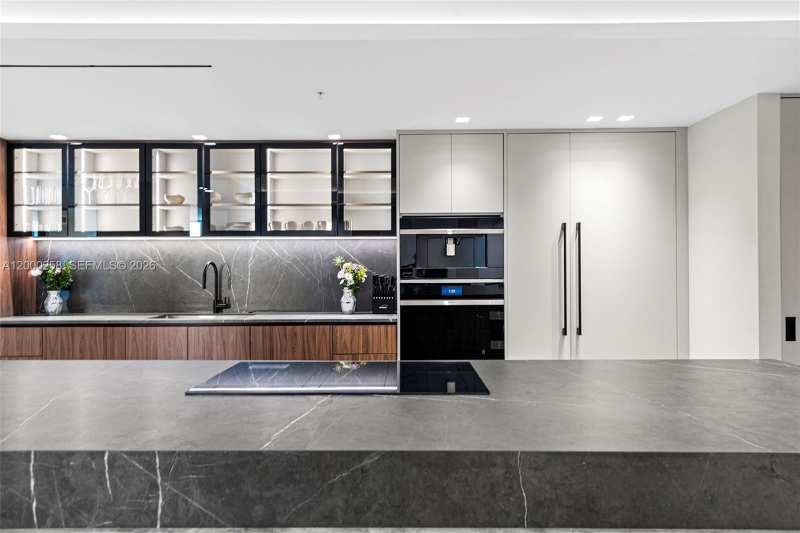 400 SUNNY ISLES CONDO EAST