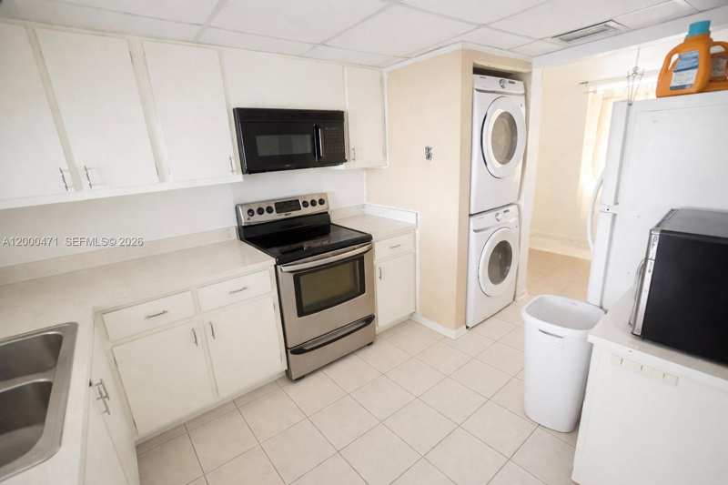 6475 W Oakland Park Blvd # 308, Lauderhill FL 33313
