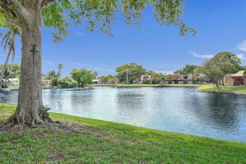 8992 Palm Tree Lane # 8992, Pembroke Pines FL 33024
