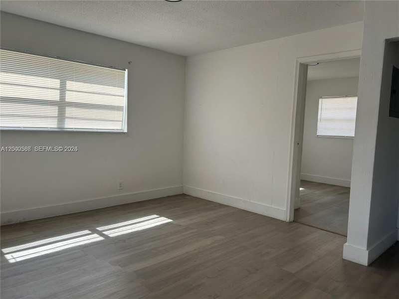 916 SW 10th St, Hallandale Beach FL 33009