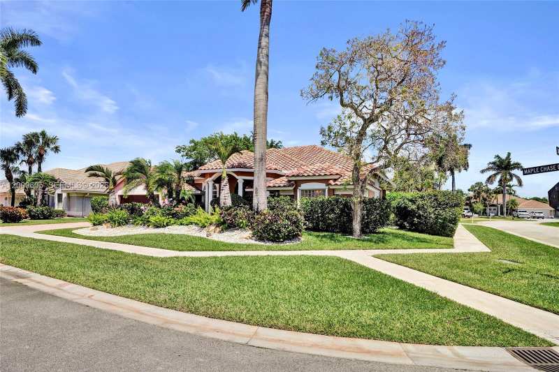 10799 Maple Chase Dr, Boca Raton FL 33498