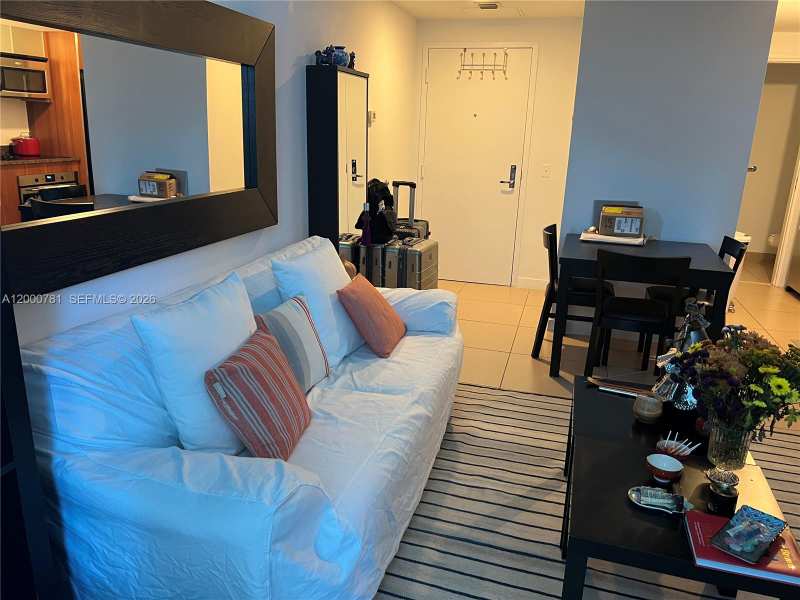 300 S Biscayne Blvd # 604, Miami FL 33131