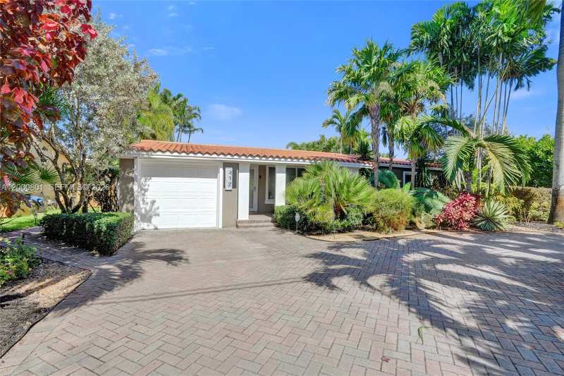 417 NE 29th St, Wilton Manors FL 33334