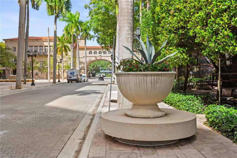 888 S Douglas Rd, Coral Gables FL 33134