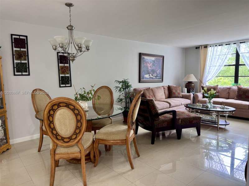 10850 N Kendall Dr # 414, Miami FL 33176