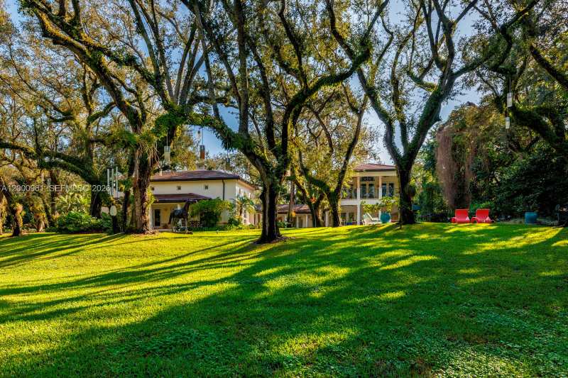 10100 Lakeside Dr, Coral Gables FL 33156