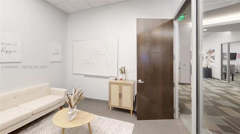 1501 Biscayne Blvd # D, FL 33132