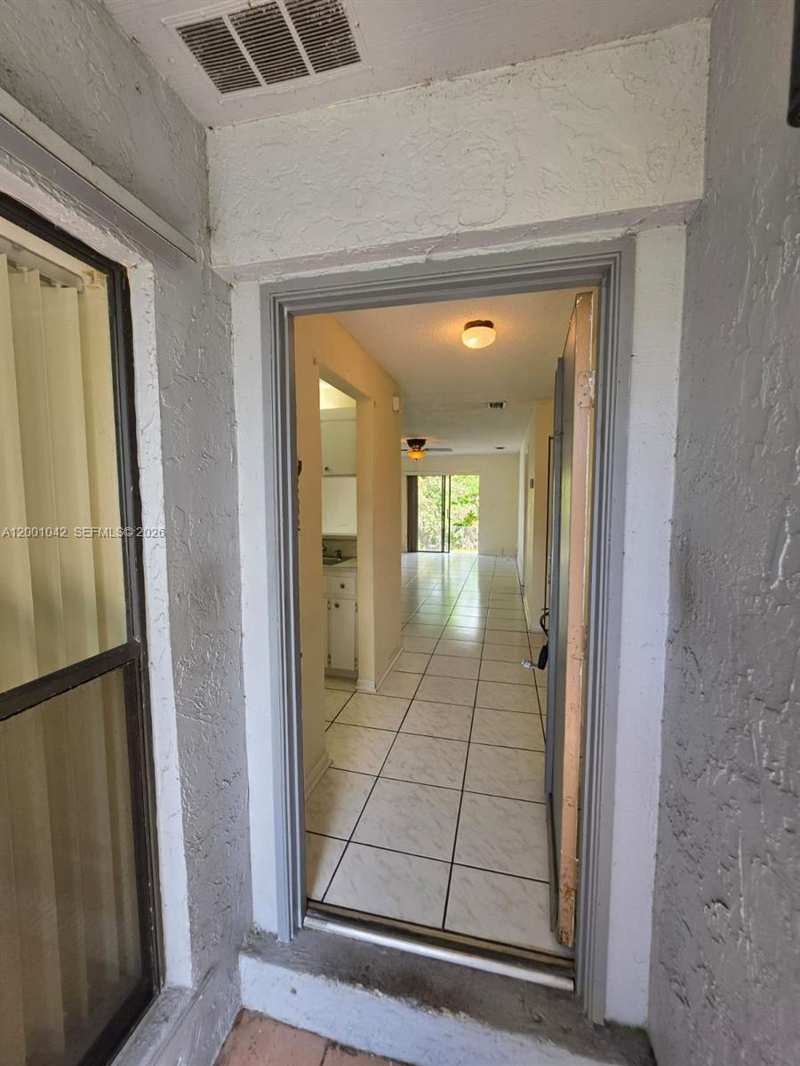 7959 NW 41st Ct, Sunrise FL 33351