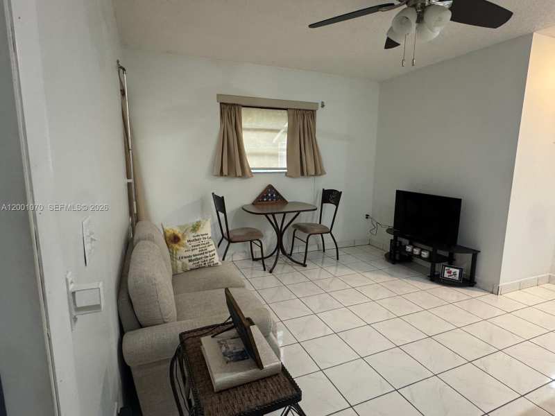 5501 SW 89th Ave # 2, Miami FL 33165