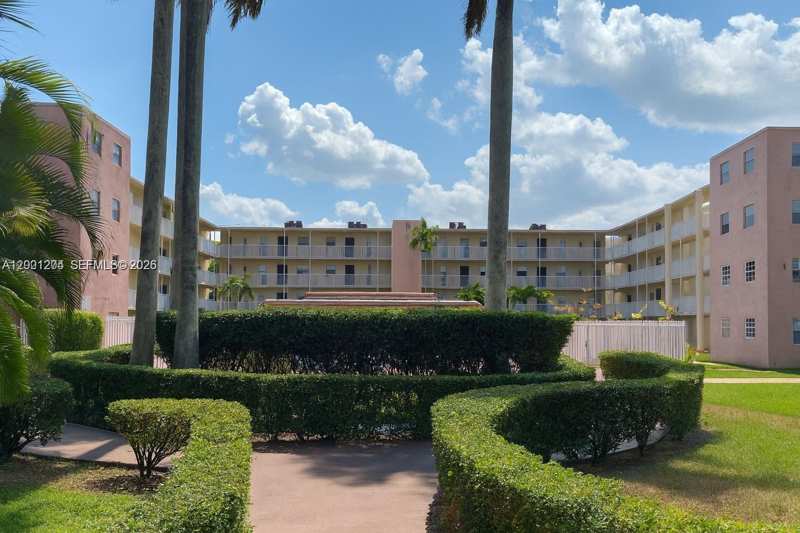 2800 NW 56th Ave # E403, Lauderhill FL 33313