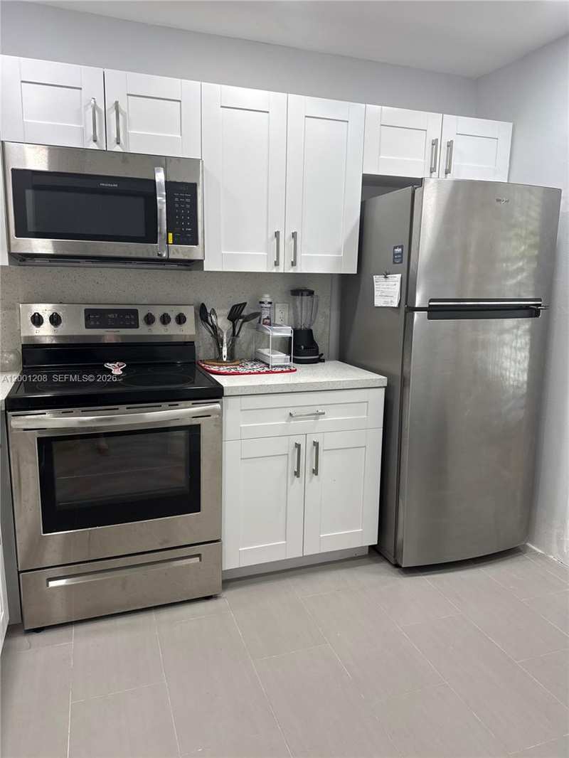 BAHAMA VILLAGE CONDO