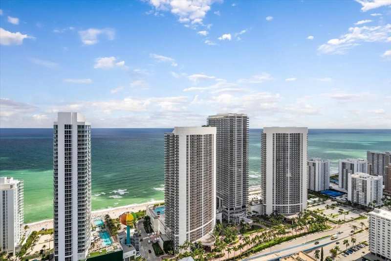4010 S Ocean Drive # R1102, Hollywood FL 33019