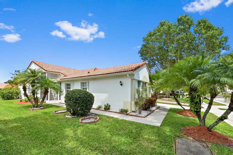 6077 Lake Hibiscus Drive, Delray Beach FL 33484