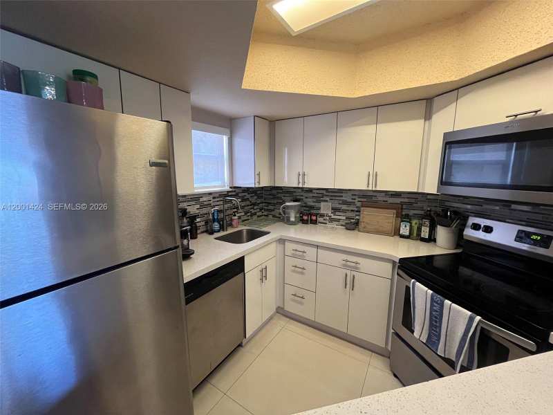 8245 Lake Dr # 301, Doral FL 33166