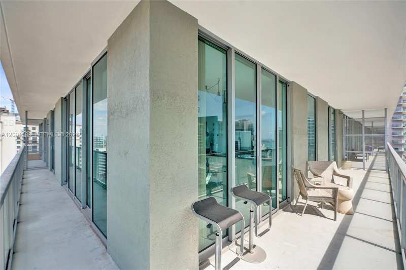 1111 SW 1st Ave, Miami FL 33130