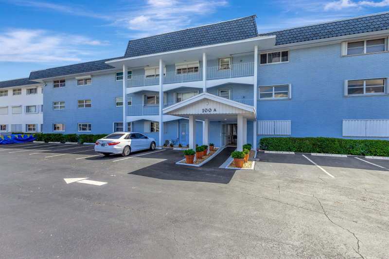 100 Shore Court # 210, North Palm Beach FL 33408